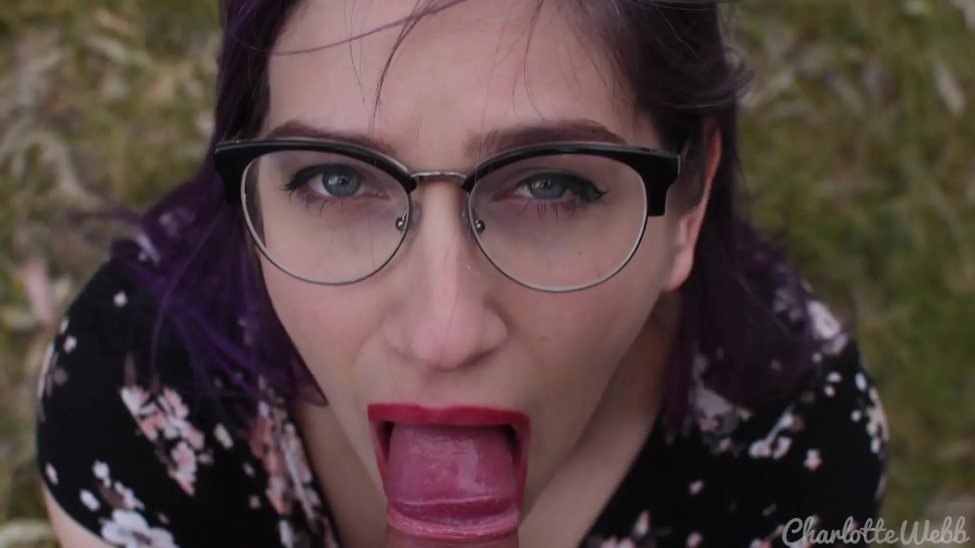 CharlotteWebb - Outdoor BJ and Facial